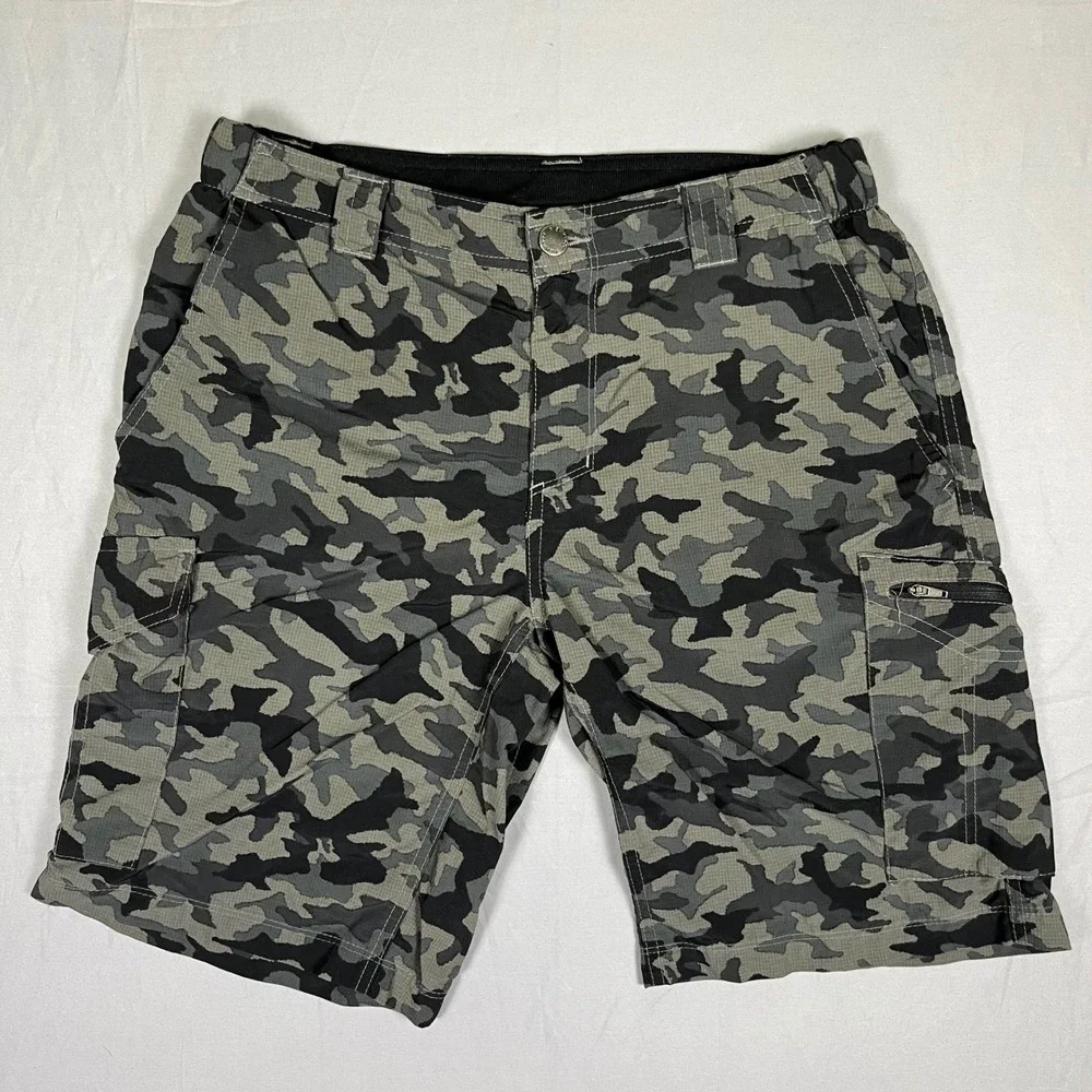 Columbia Youth Boys Cargo Shorts Size S 6/7 Gray Camo Mesh Lined AM4723